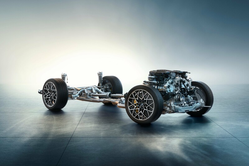 Das freigestellte adaptive Fahrwerk eines BMW M8 Coupé.